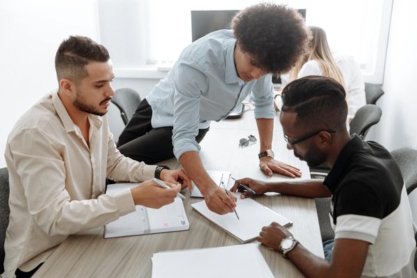 What are the essential elements of a successful UK business plan?